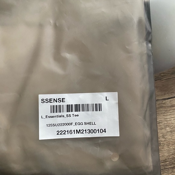 NEW! Fear Of God - ESSENTIALS tee. LARGE - Picture 4 of 4